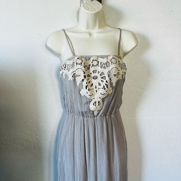 LC Lauren Conrad gray with cream crochet front maxi dress partially line…‎ - Picture 2 of 6